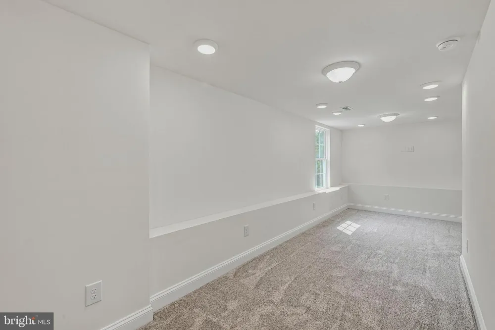 77 EISENHOWER CIRCLE Inwood, WV 25428