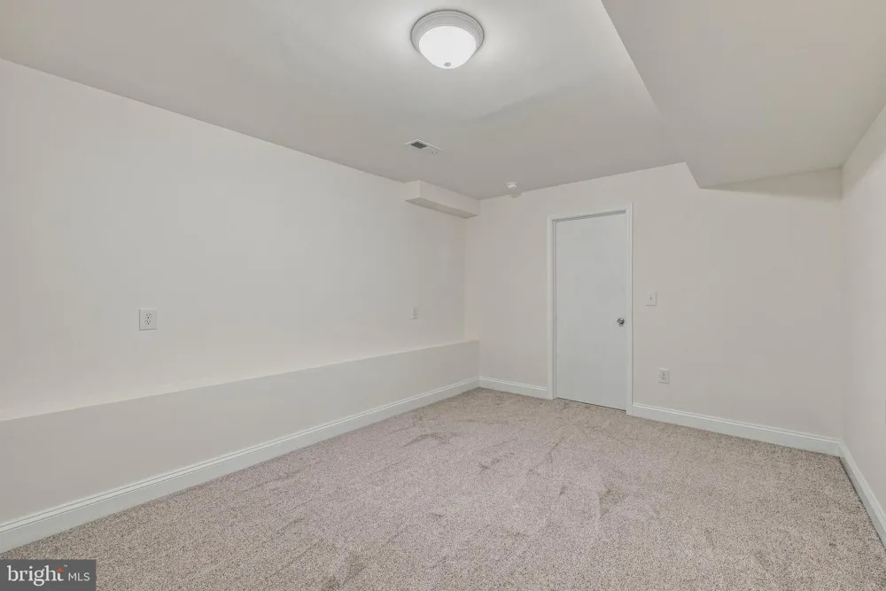 77 EISENHOWER CIRCLE Inwood, WV 25428