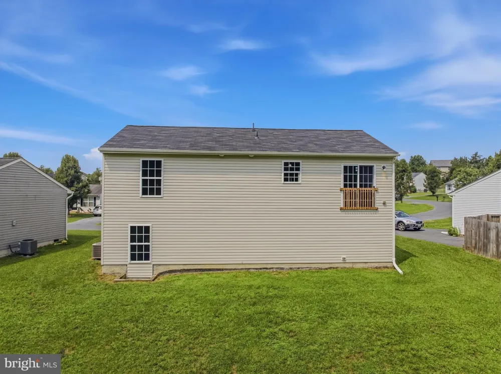 77 EISENHOWER CIRCLE Inwood, WV 25428