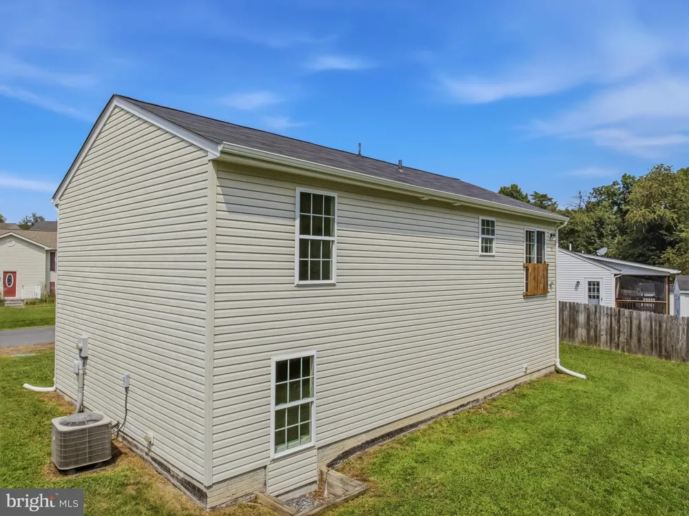 77 EISENHOWER CIRCLE Inwood, WV 25428