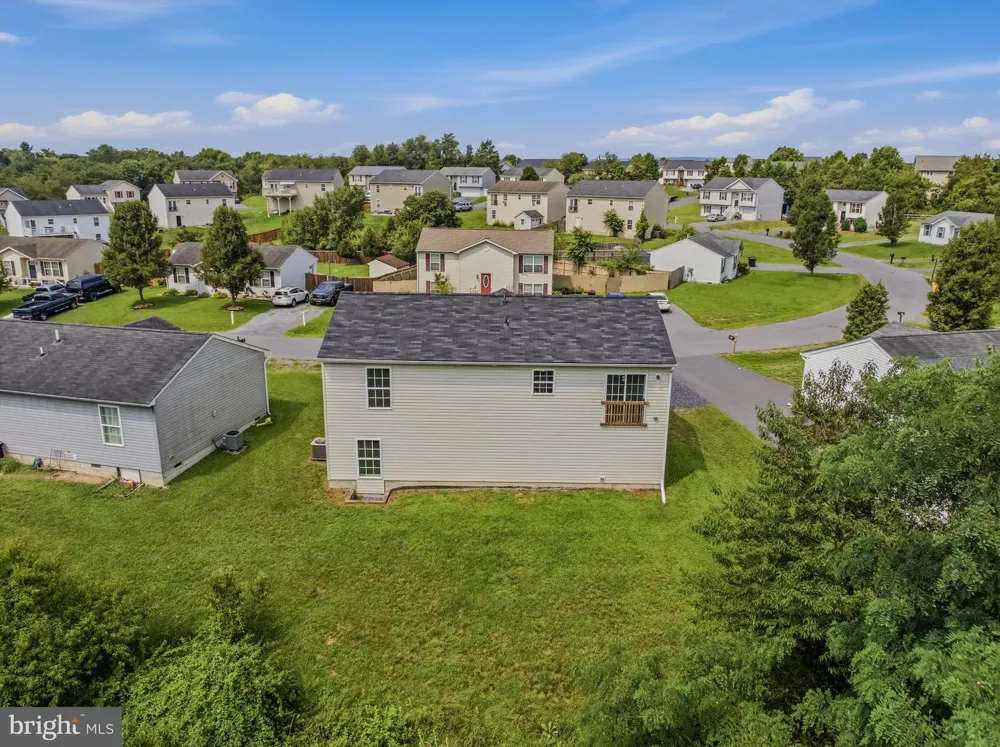 77 EISENHOWER CIRCLE Inwood, WV 25428