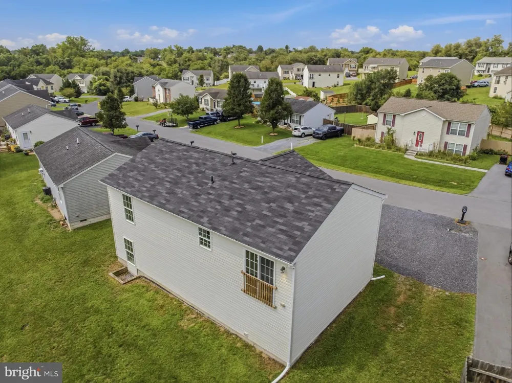 77 EISENHOWER CIRCLE Inwood, WV 25428