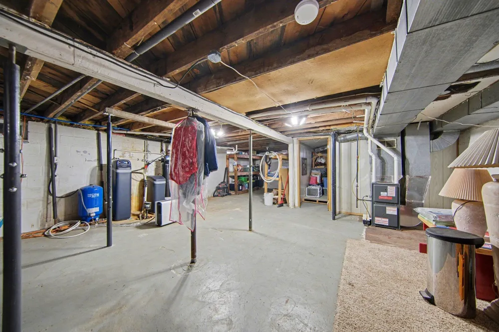 302 Hillsdale Street Jackson, MI 49202