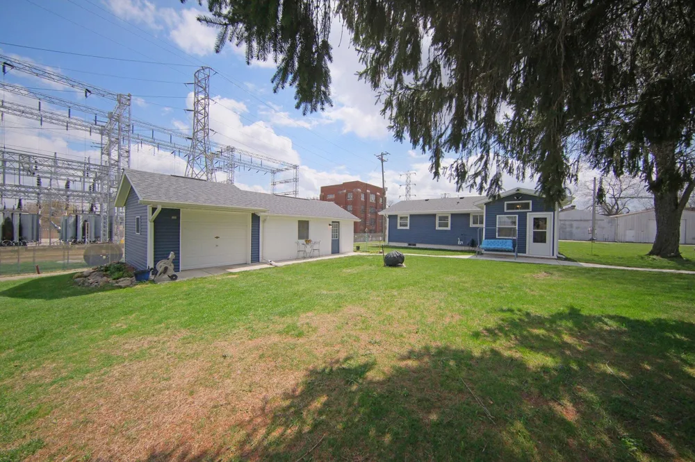 302 Hillsdale Street Jackson, MI 49202