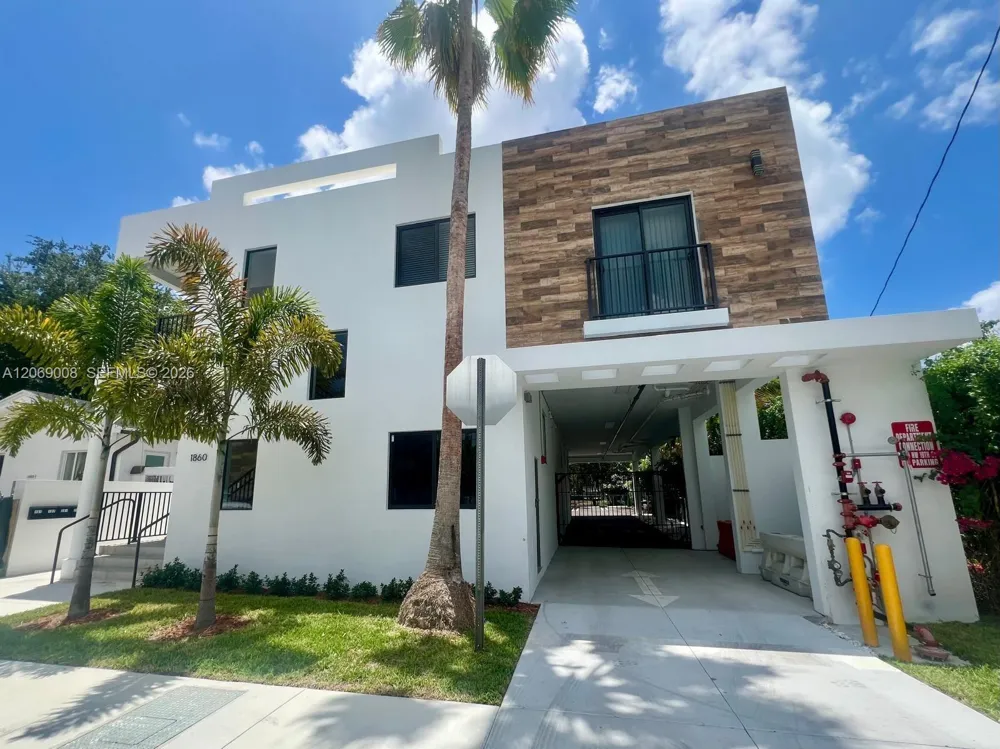 1860 NW 19th St #101 Miami, FL 33125