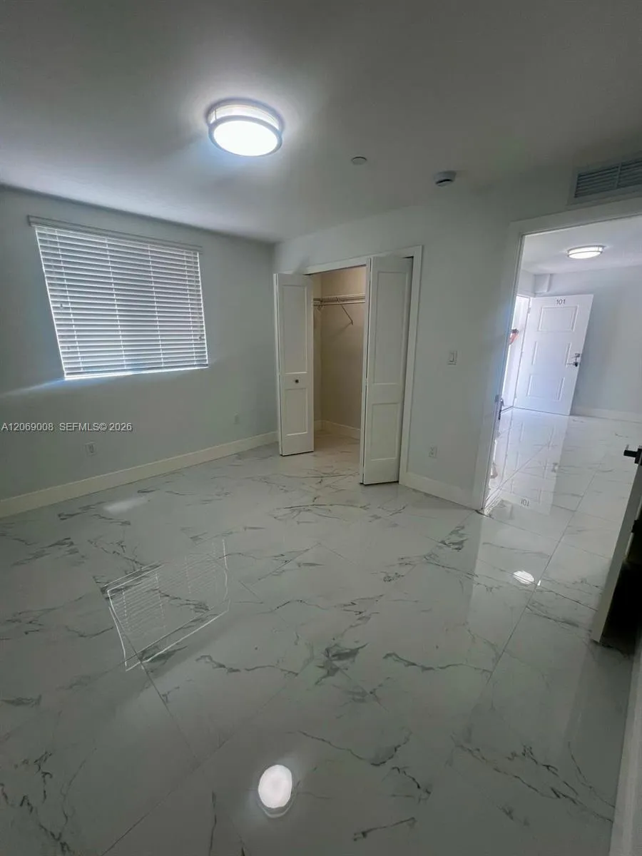 1860 NW 19th St #101 Miami, FL 33125