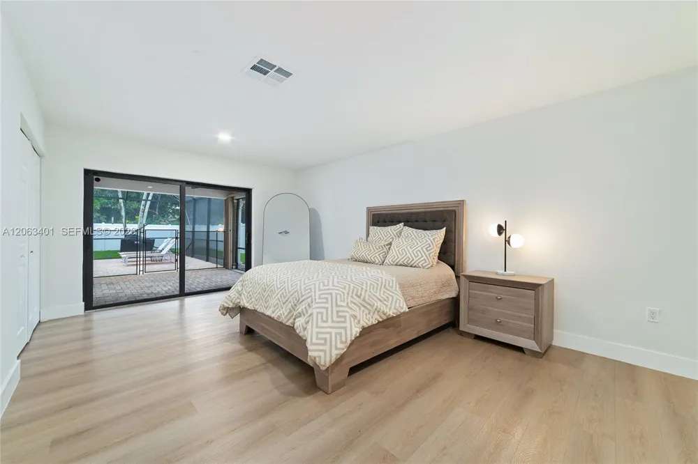 1520 SW 68th Ave Plantation, FL 33317