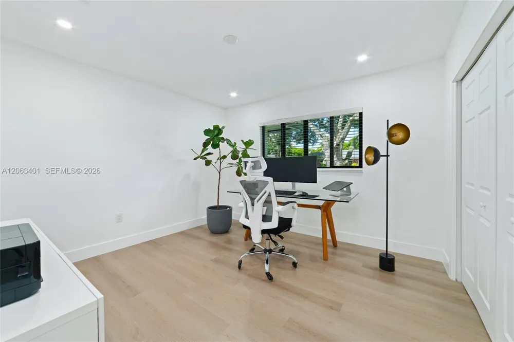 1520 SW 68th Ave Plantation, FL 33317