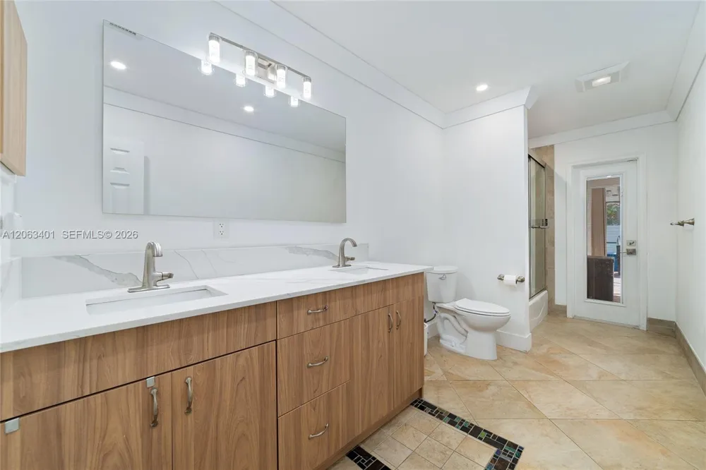 1520 SW 68th Ave Plantation, FL 33317