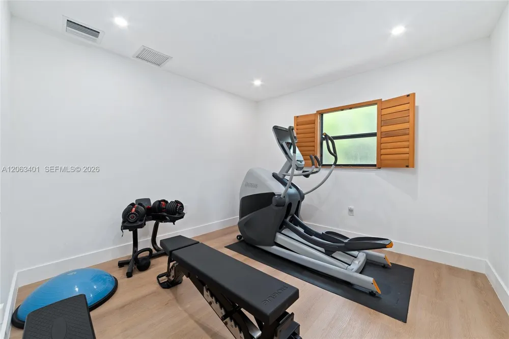 1520 SW 68th Ave Plantation, FL 33317