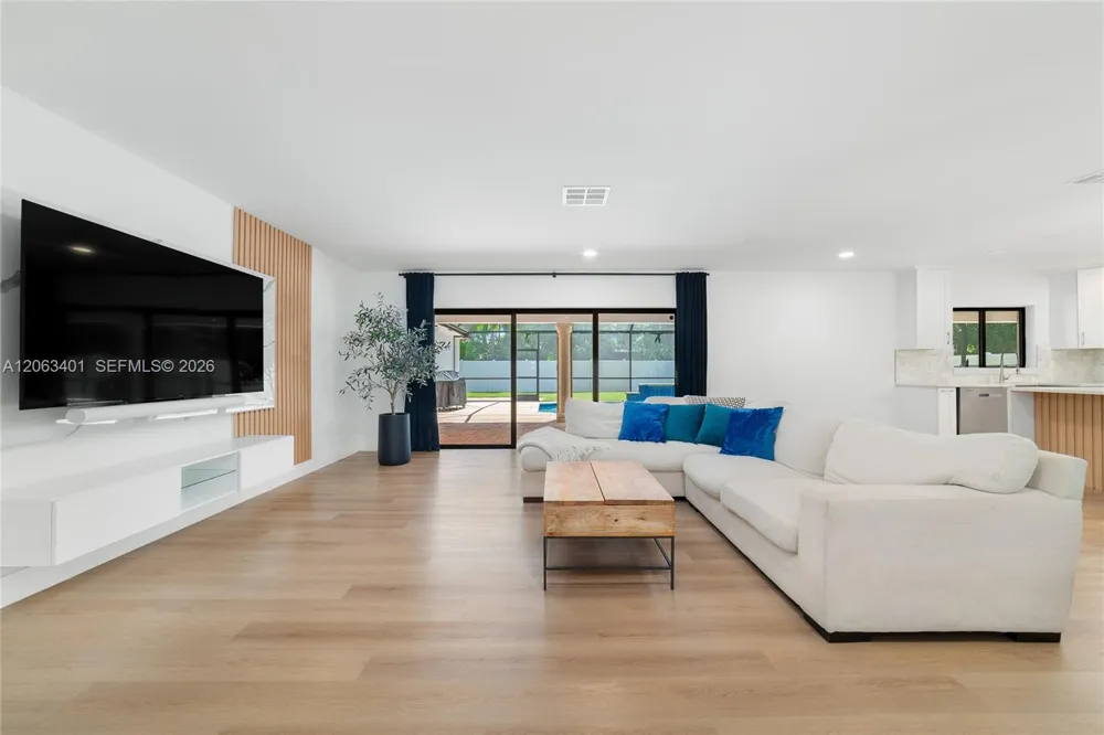 1520 SW 68th Ave Plantation, FL 33317