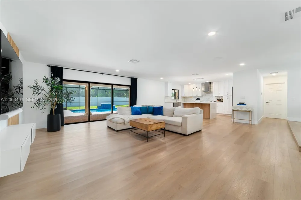 1520 SW 68th Ave Plantation, FL 33317