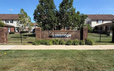 26070 N Lake Drive Drive