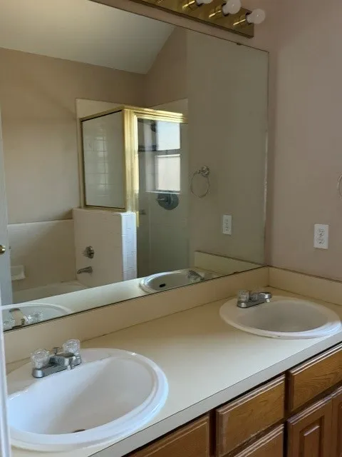 1511 Sunflower Lane Granbury, TX 76048