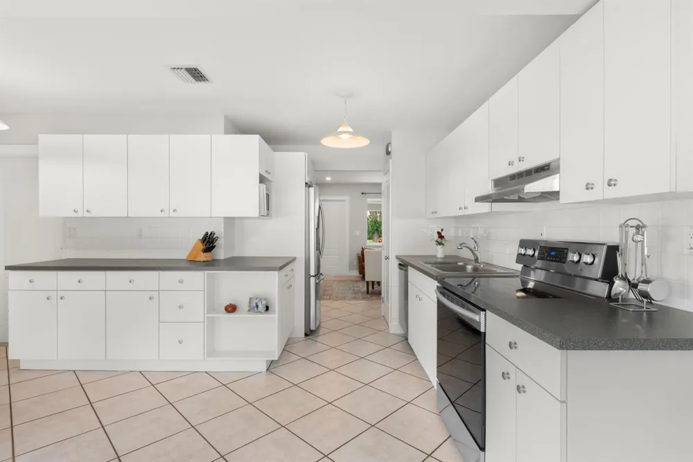 4761 NE 2ND TERRACE Oakland Park, FL 33334