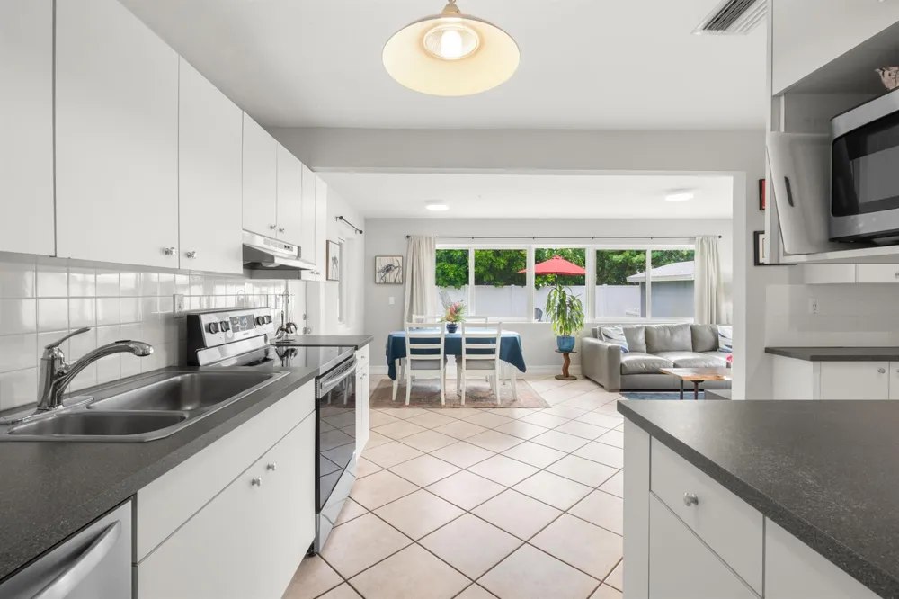 4761 NE 2ND TERRACE Oakland Park, FL 33334