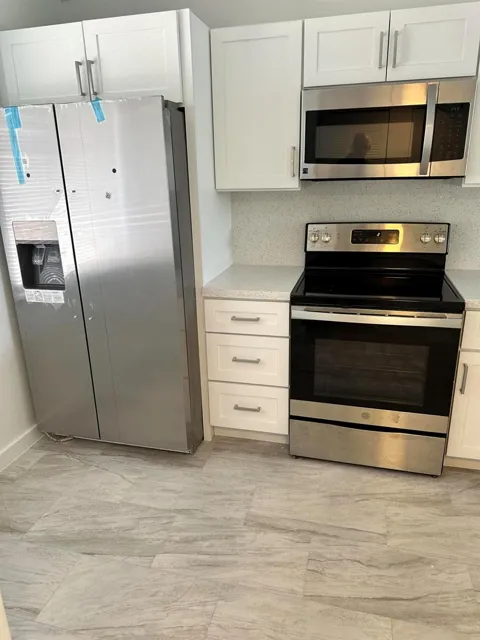 7145 HUNTINGTON LANE #408