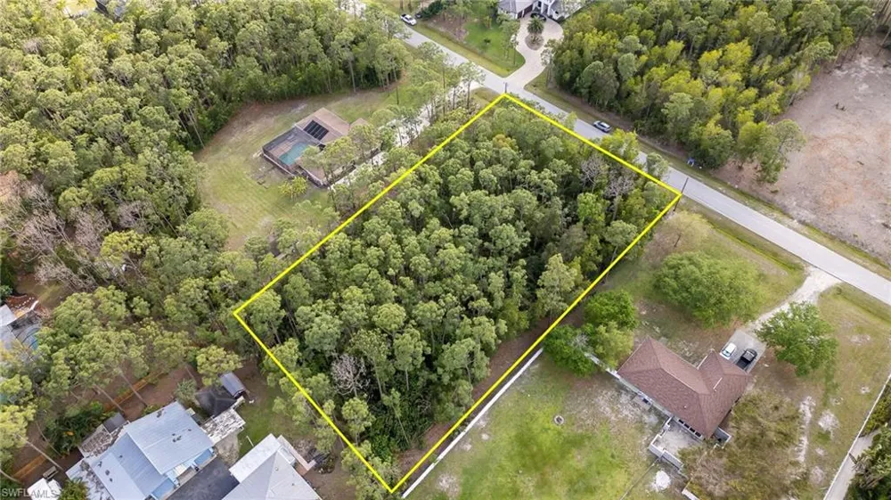 25421 LUCI DRIVE Bonita Springs, FL 34135