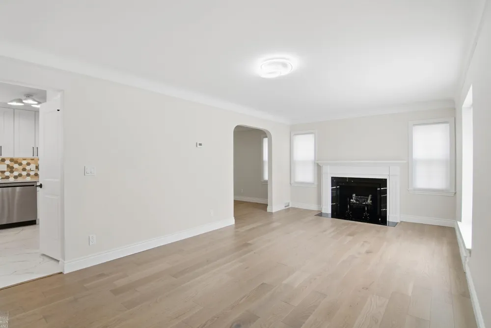 1342 Hollywood Avenue Grosse Pointe Woods City, MI 48236