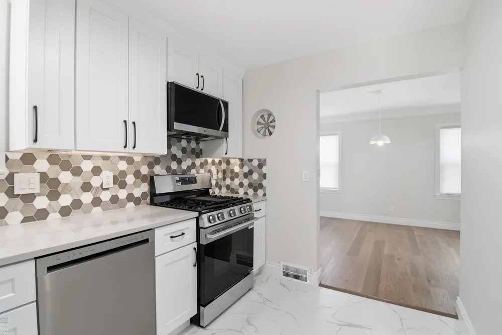 1342 Hollywood Avenue Grosse Pointe Woods City, MI 48236