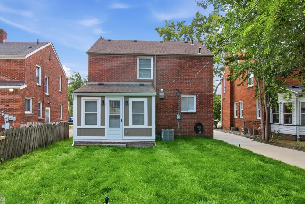 1342 Hollywood Avenue Grosse Pointe Woods City, MI 48236