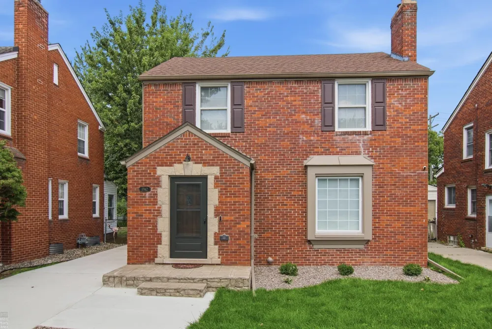 1342 Hollywood Avenue Grosse Pointe Woods City, MI 48236