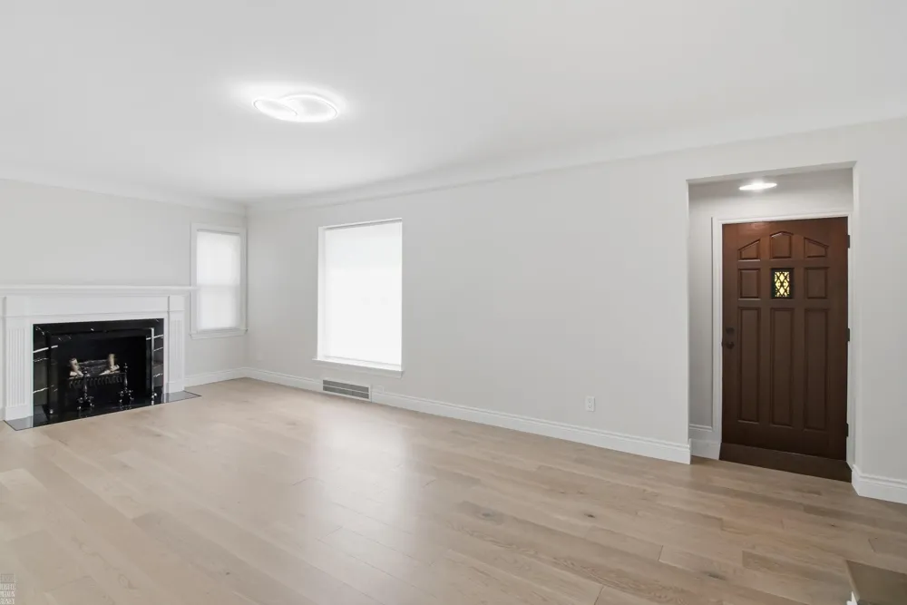 1342 Hollywood Avenue Grosse Pointe Woods City, MI 48236