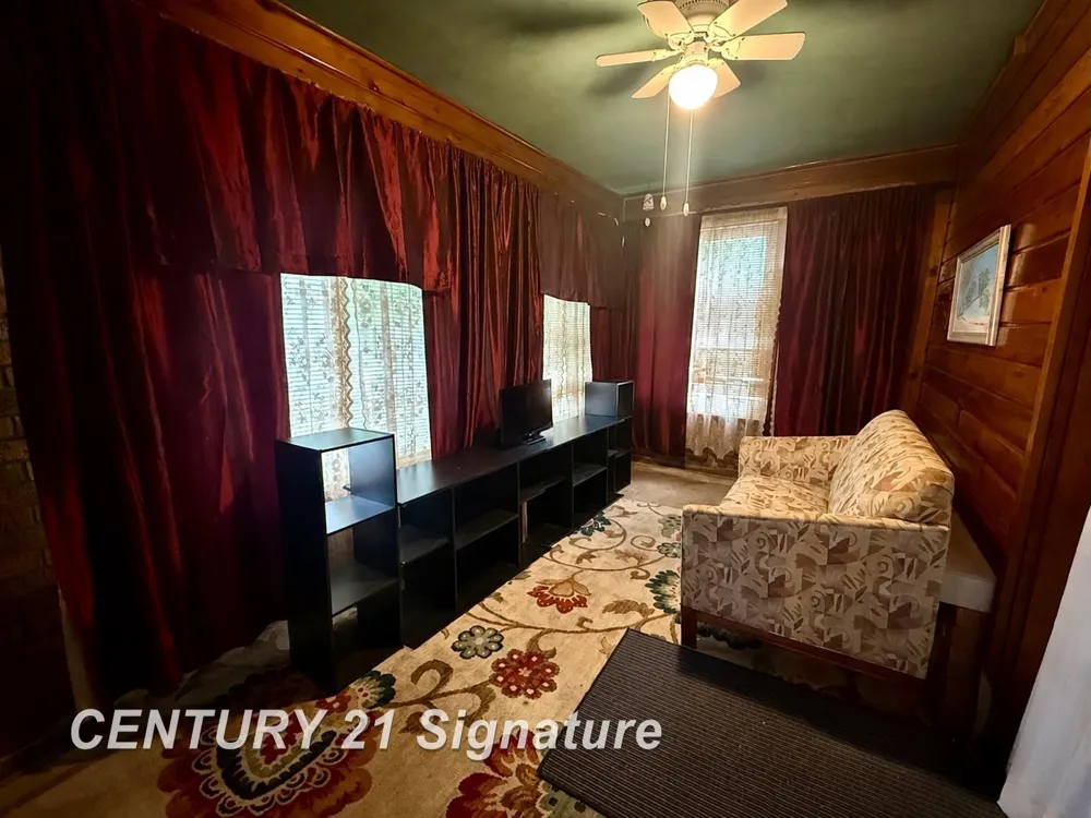 2116 Barnard Street Saginaw City, MI 48602