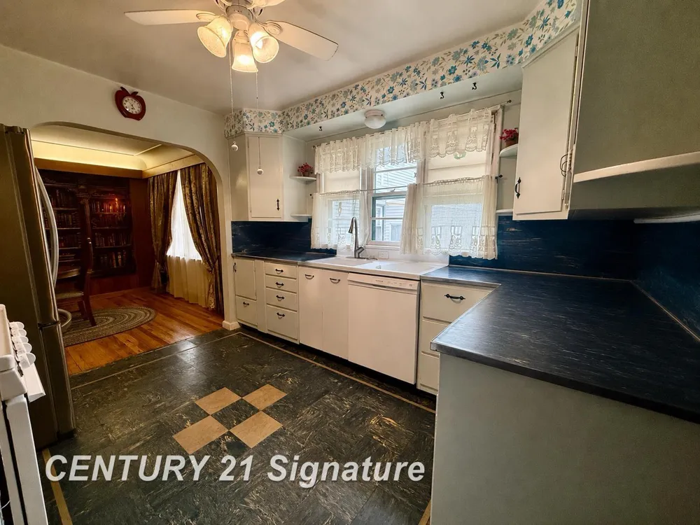 2116 Barnard Street Saginaw City, MI 48602