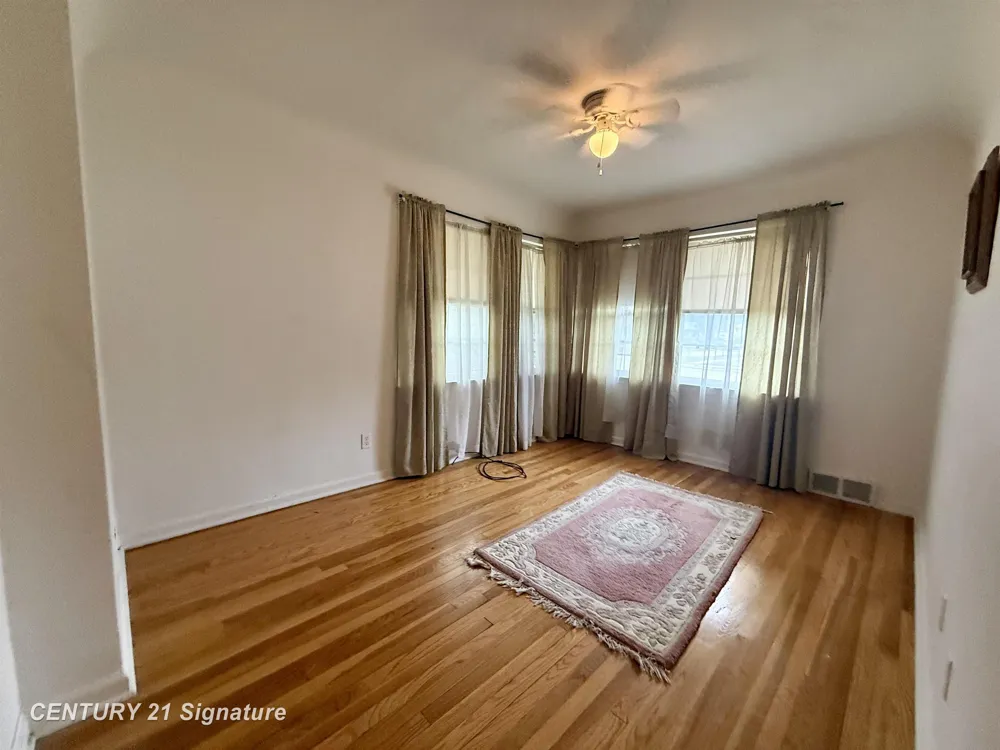 2116 Barnard Street Saginaw City, MI 48602