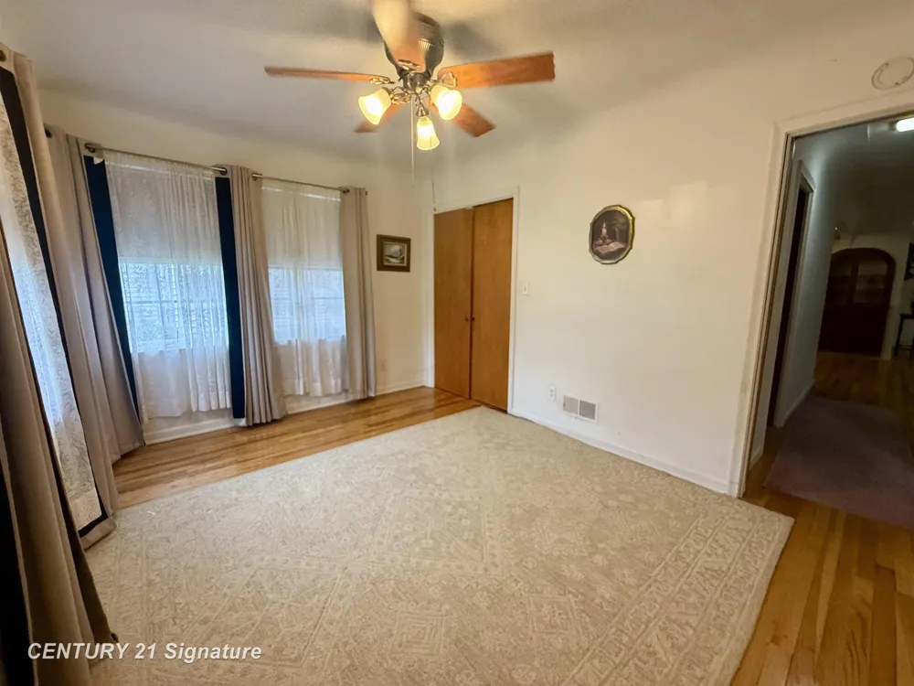 2116 Barnard Street Saginaw City, MI 48602