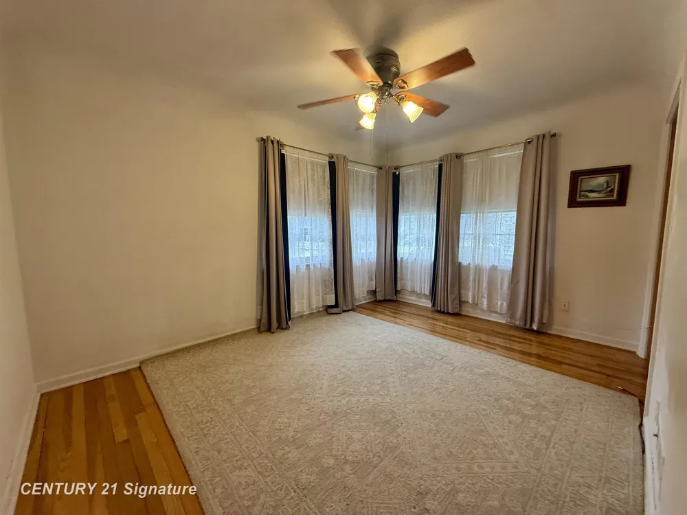 2116 Barnard Street Saginaw City, MI 48602