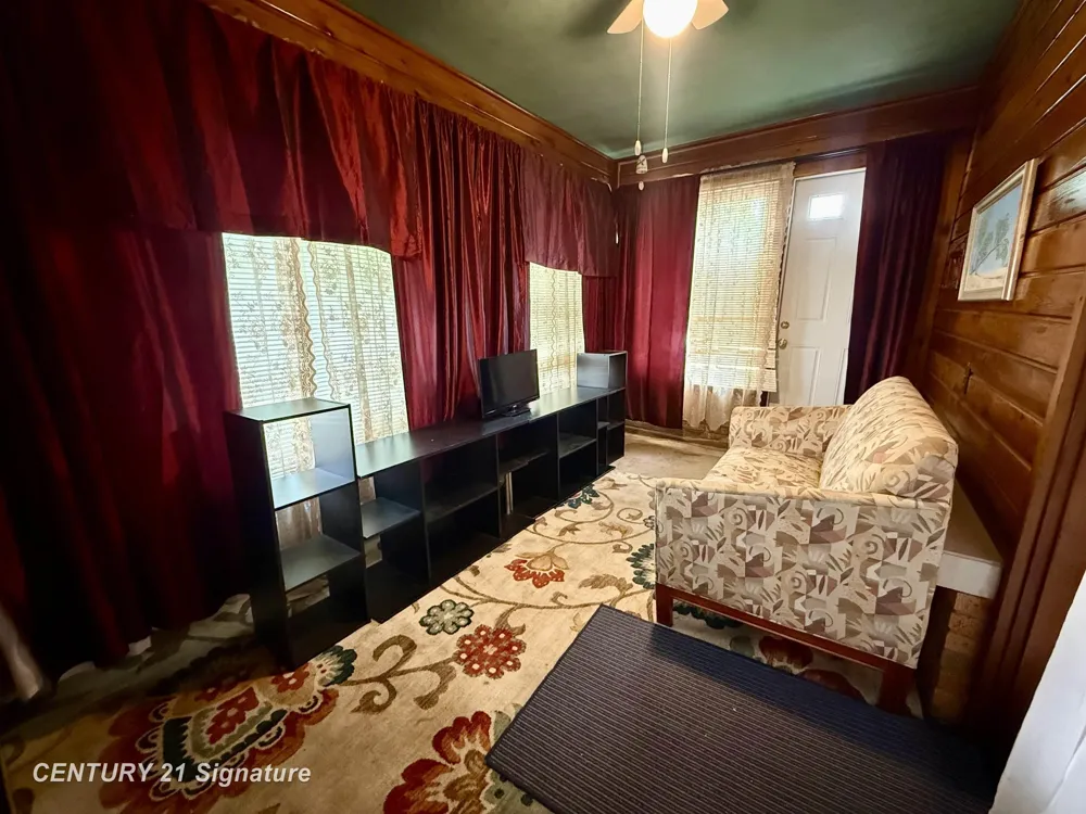 2116 Barnard Street Saginaw City, MI 48602