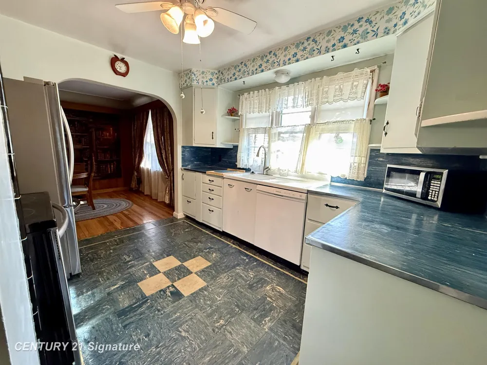 2116 Barnard Street Saginaw City, MI 48602