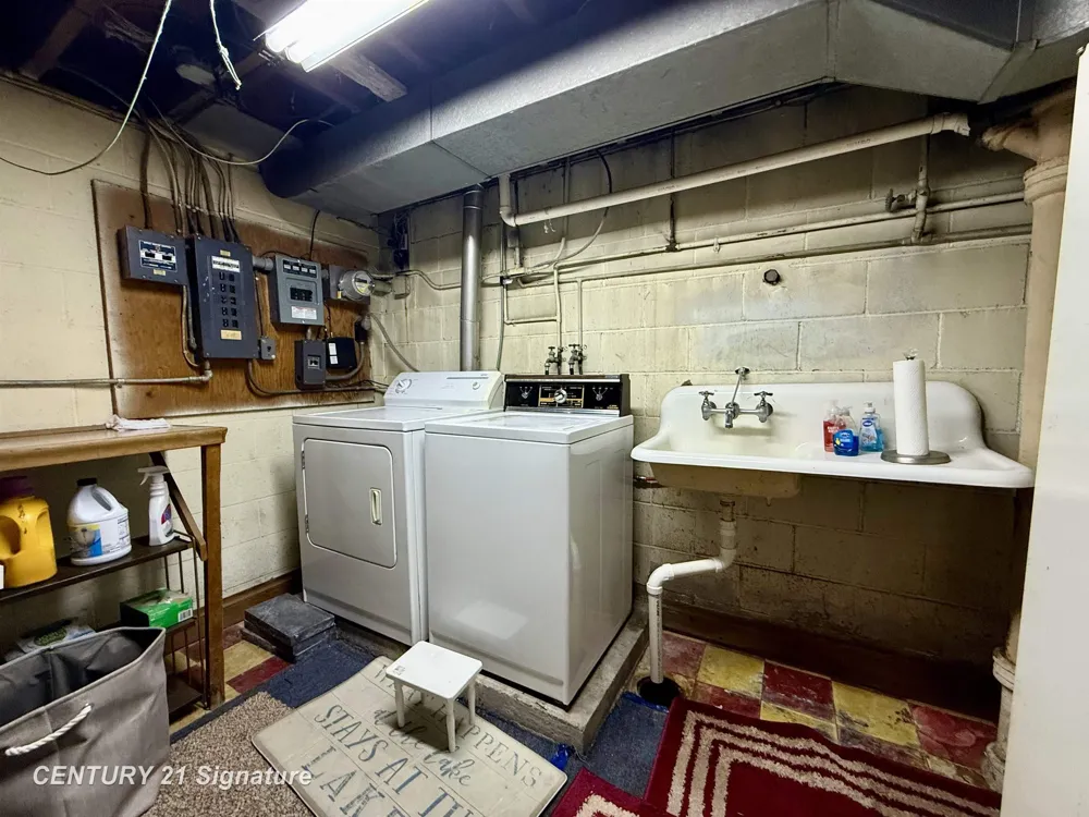2116 Barnard Street Saginaw City, MI 48602