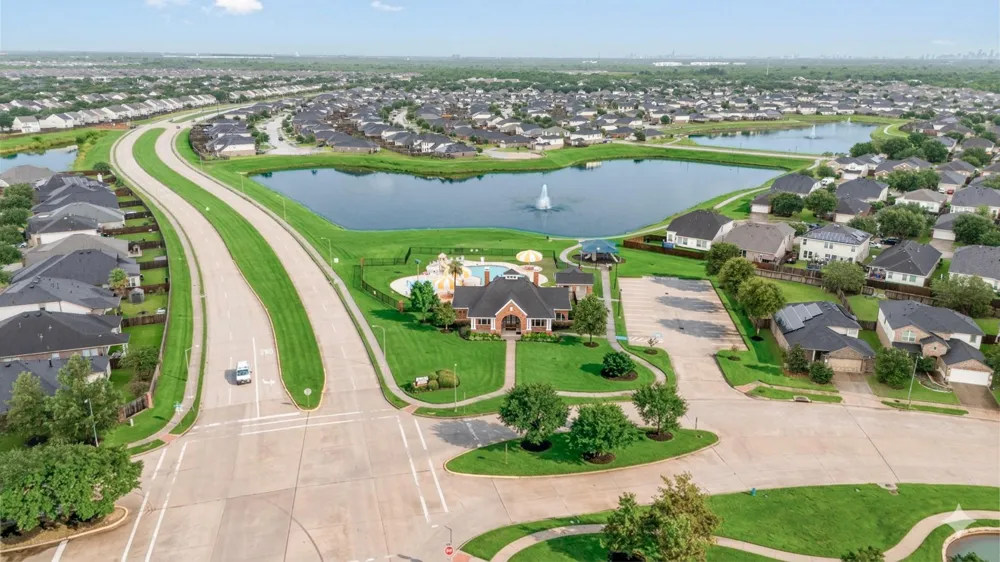 2207 Manchester Crossing Drive Fresno, TX 77545