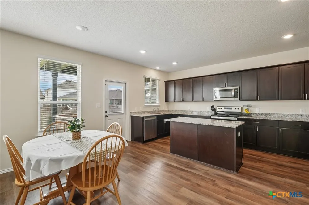 4037 Sun Meadow Lane Seguin, TX 78155