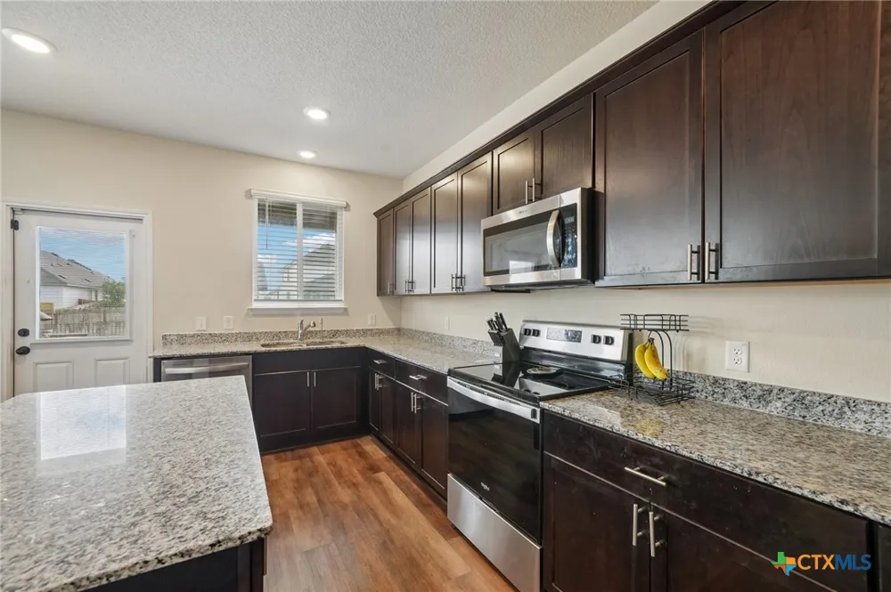 4037 Sun Meadow Lane Seguin, TX 78155