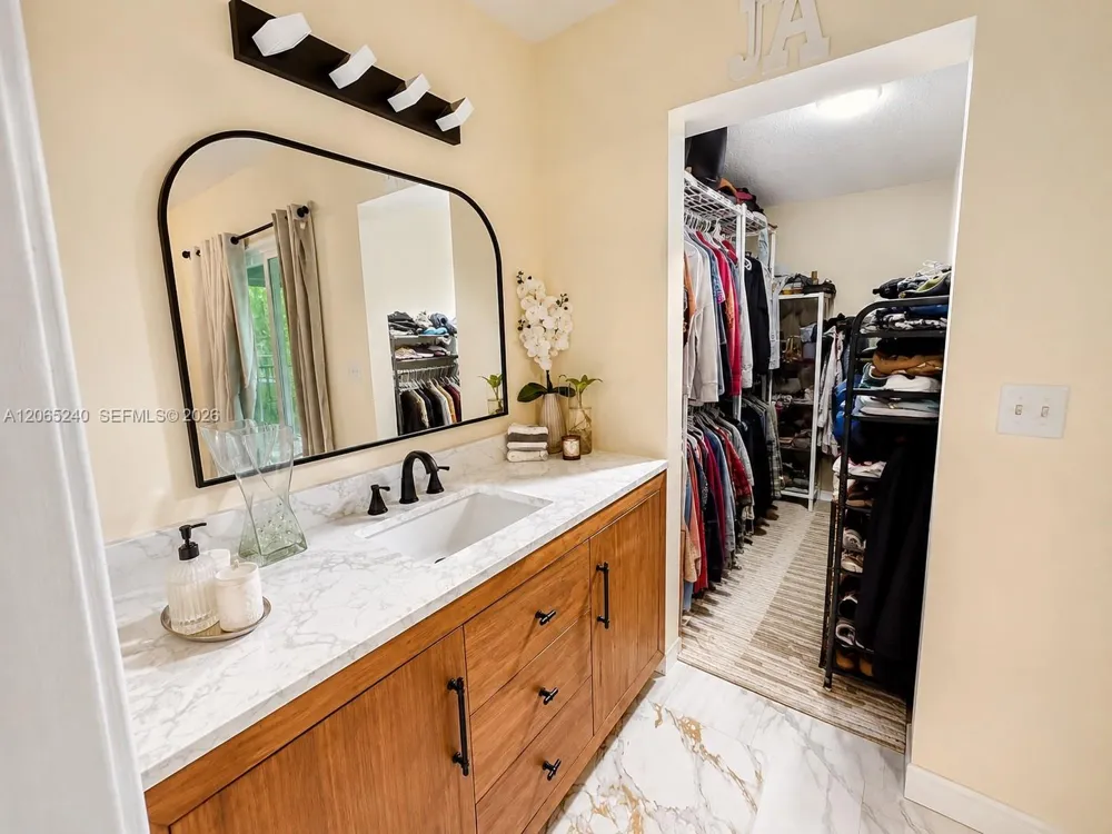 2311 SW 82nd Ter North Lauderdale, FL 33068