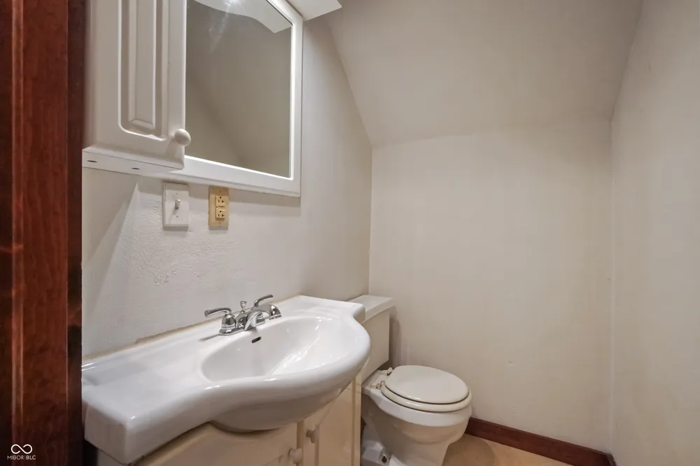 305 E Walnut Street Frankton, IN 46044