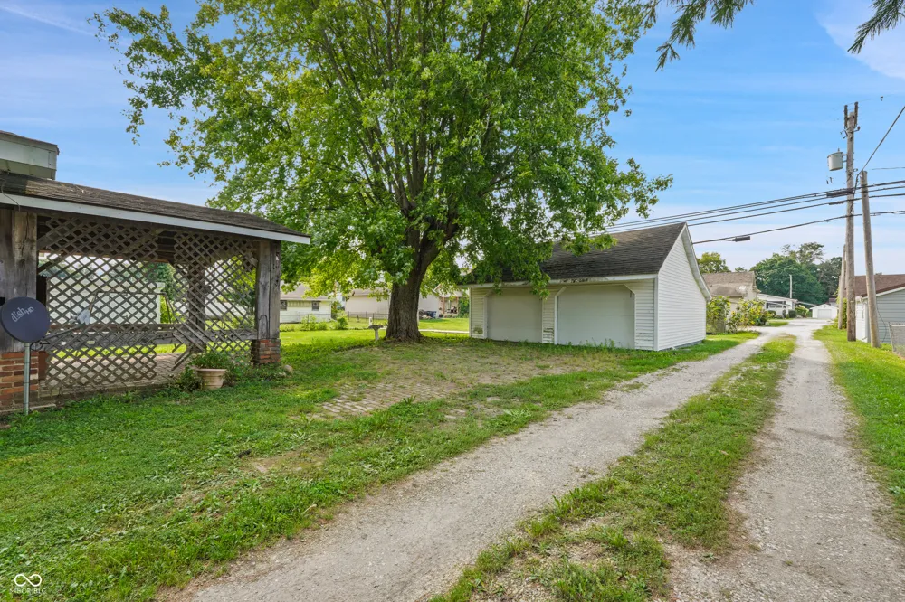 305 E Walnut Street Frankton, IN 46044