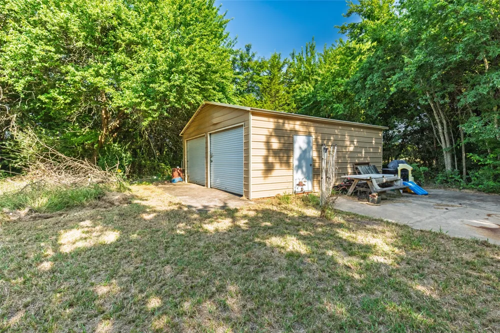 4666 Fm 1569 Farmersville, TX 75442