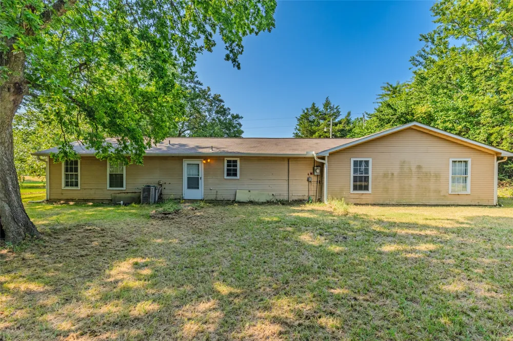 4666 Fm 1569 Farmersville, TX 75442