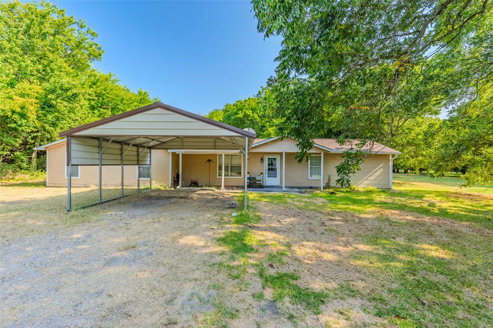 4666 Fm 1569 Farmersville, TX 75442