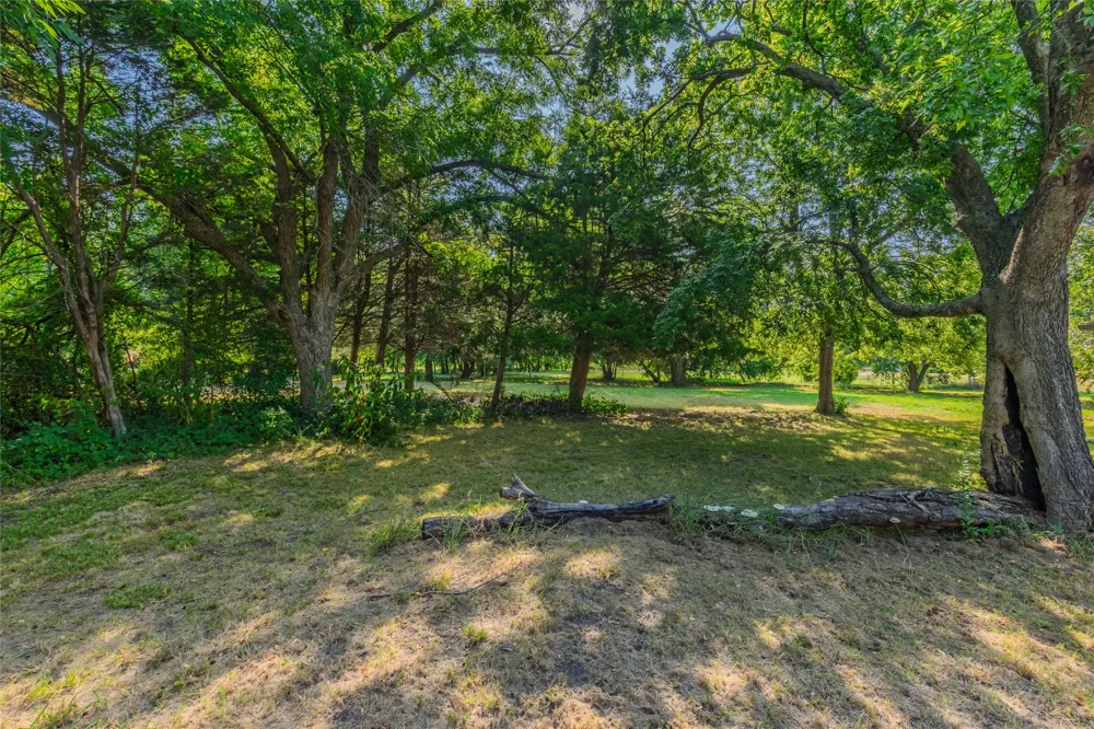 4666 Fm 1569 Farmersville, TX 75442