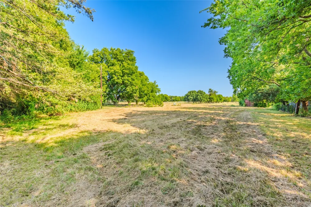 4666 Fm 1569 Farmersville, TX 75442