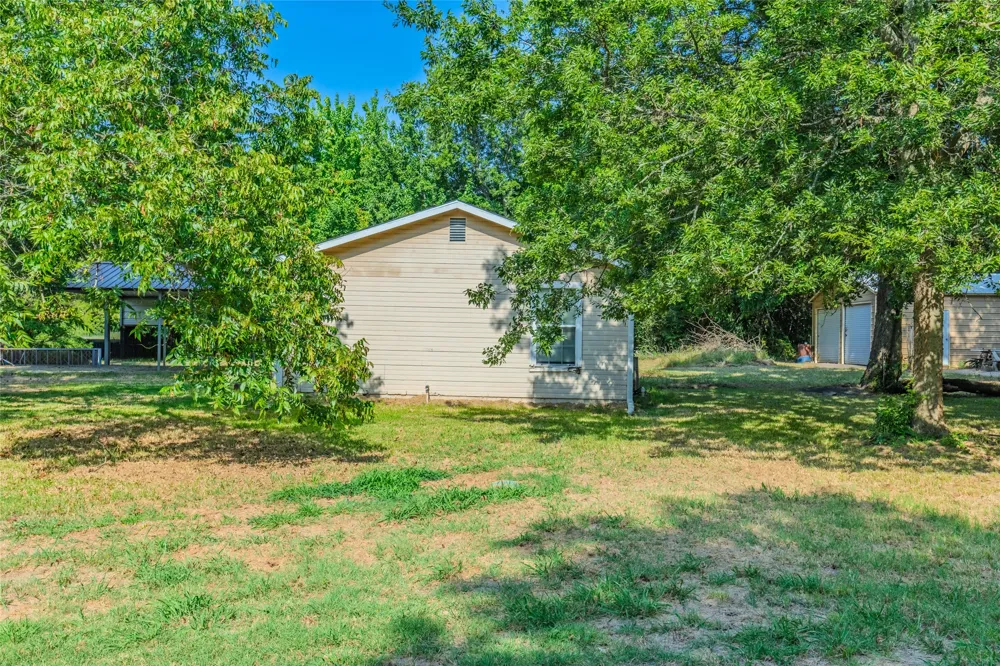 4666 Fm 1569 Farmersville, TX 75442