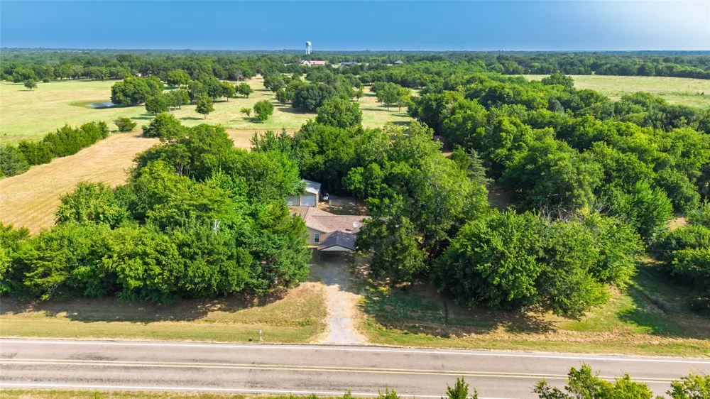 4666 Fm 1569 Farmersville, TX 75442
