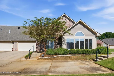 1020 Sweetwater Cove