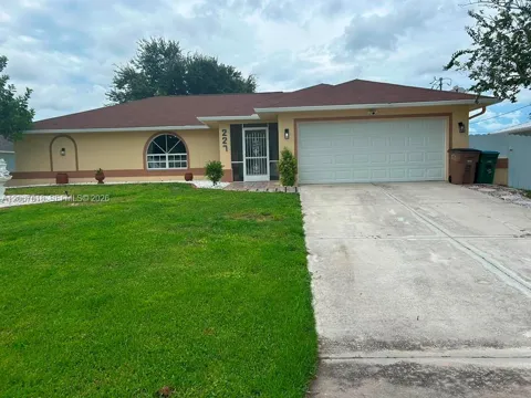 227 SE 43 LN